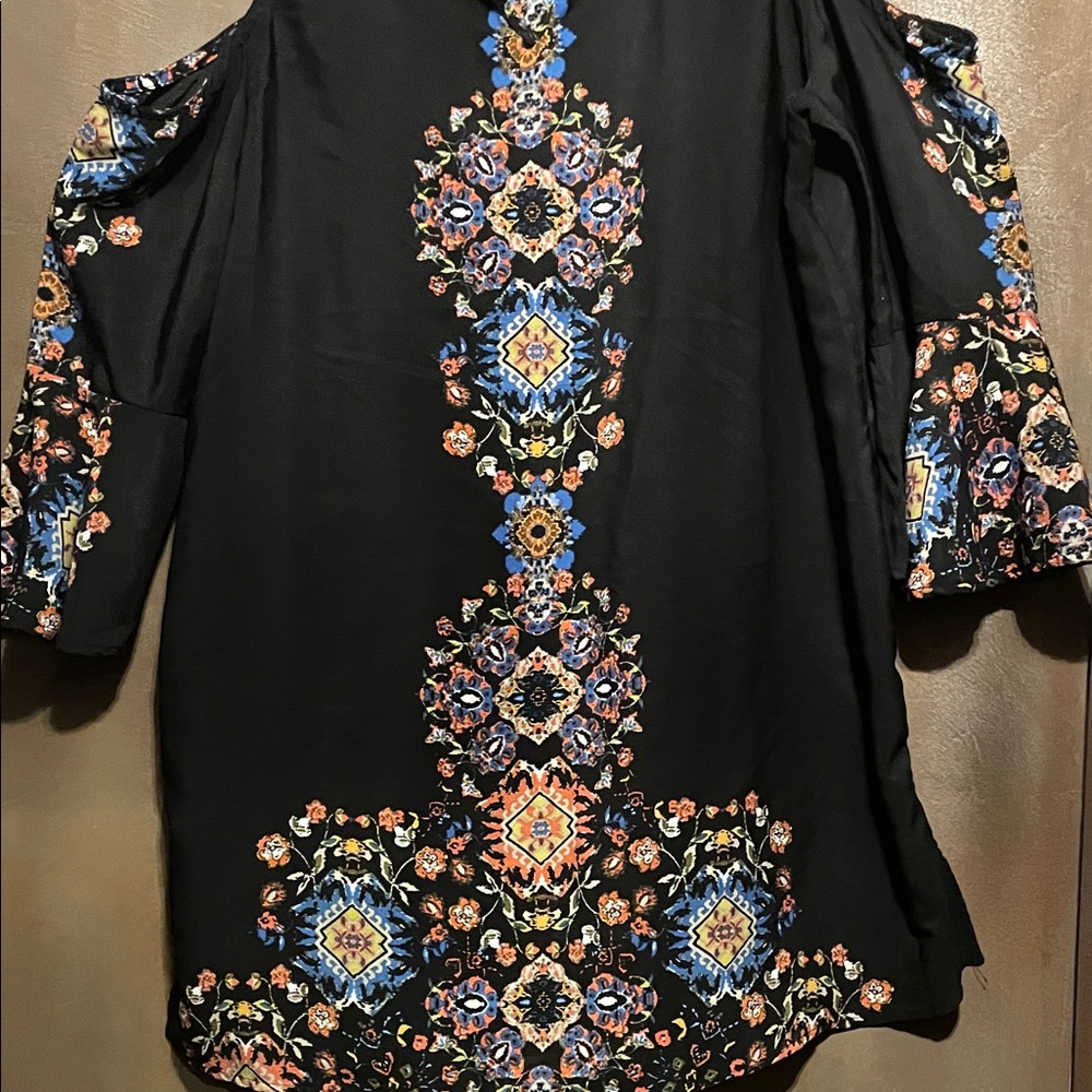 Meraki Black Floral Cold Shoulder Blouse - Picture 4 of 4